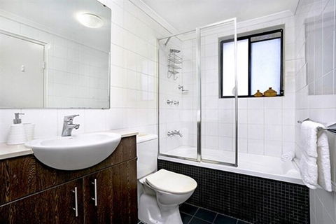 Walking Distance To Coogee Beach MOUNT - Holiday Byron Bay 4