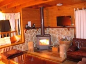 Alpine Stag Lodge House - Holiday Byron Bay 0