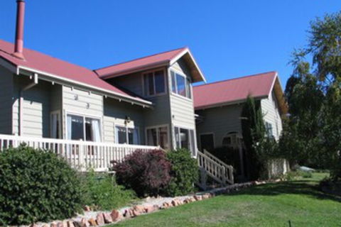 Alpine Stag Lodge Unit 2 - Holiday Byron Bay 0
