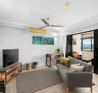Chic City Apartment w Waterfront Views - Holiday Byron Bay