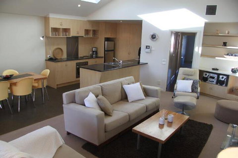 SACKVILLE APARTMENT 1 - Holiday Byron Bay 3