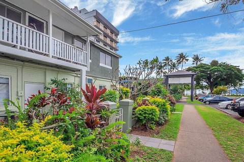 A Touch Of The Bahamas On McKenzie MK3 - Holiday Byron Bay 1