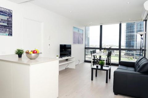 Auzzie Apartments Docklands Melbourne - Holiday Byron Bay 1