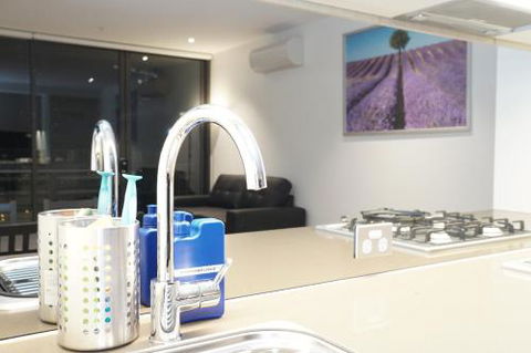 Auzzie Apartments Docklands Melbourne - Holiday Byron Bay 0