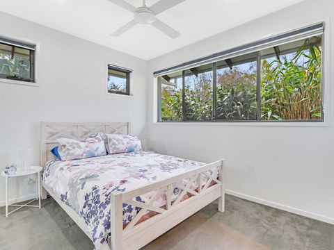 Adelong - Holiday Byron Bay 3