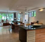 Beach House Apartment 1 - Holiday Byron Bay