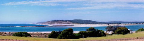 Kalbarri Riverfront Unit - Holiday Byron Bay 1