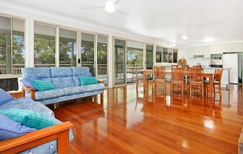 Orchid Beach Apartments - Holiday Byron Bay 2