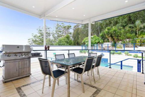 Kallaroo Street 3 Corlette - Holiday Byron Bay 0