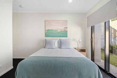 DAYDREAMING Airlie Beach Water Views & Only 200m To Boardwalk. - Holiday Byron Bay 3