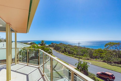 Rainbow Views Rainbow Beach Stunning Ocean Views & A Swimming Pool - Holiday Byron Bay 4