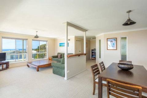 Rainbow Views Rainbow Beach Stunning Ocean Views & A Swimming Pool - Holiday Byron Bay 3