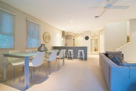 Villa Del Mar Port Douglas - Holiday Byron Bay 1