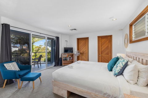 Zaffiro Beach House - Holiday Byron Bay 1