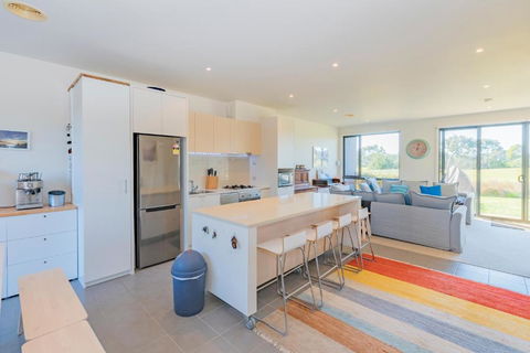 Shore To Relax Family Or Corporate Bookings Only - Holiday Byron Bay 1