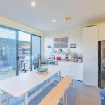 Shore To Relax Family Or Corporate Bookings Only - Holiday Byron Bay 0
