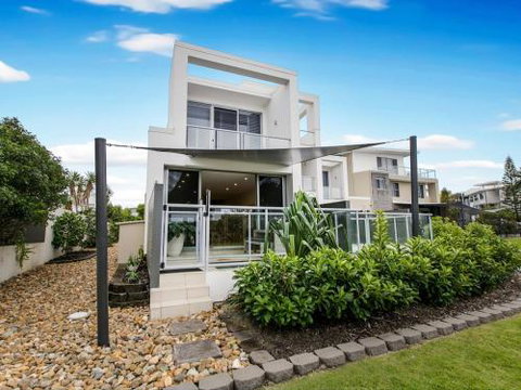 SEA RENITY On KAMALA - Holiday Byron Bay 0