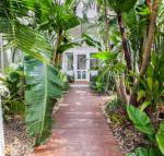 The Lakehouse in Raffetys Resort - Holiday Byron Bay