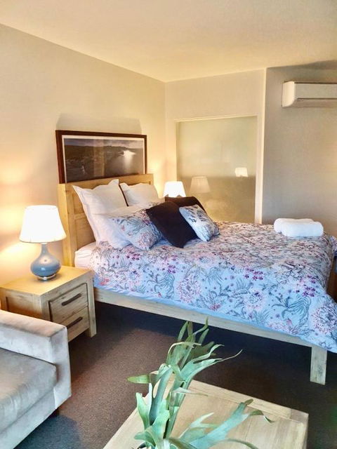 FAMILY ISLAND GETAWAY BEACHFRONT APARTMENT - Holiday Byron Bay 1