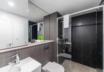 Accommodate Canberra Midnight Apartments - Holiday Byron Bay 6