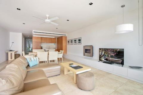 Unit 7 Plantation Resort Rainbow Beach Air Conditioned Pool & Outdoor Spa Plantation Resort - Holiday Byron Bay 3