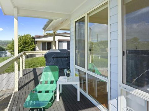 VALLEY VIEWS 10 Valley Heights Drive - Holiday Byron Bay 1