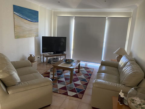 Seaview Apartment - Holiday Byron Bay 3