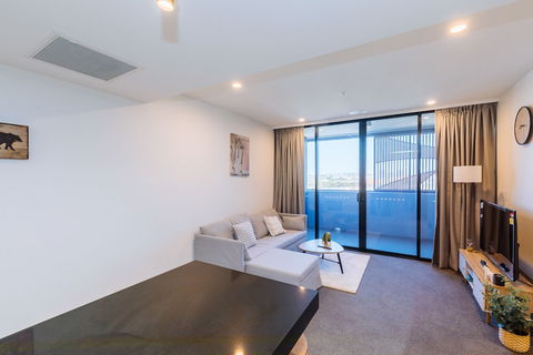 Airtrip Apartments On Deshon St - Holiday Byron Bay 2