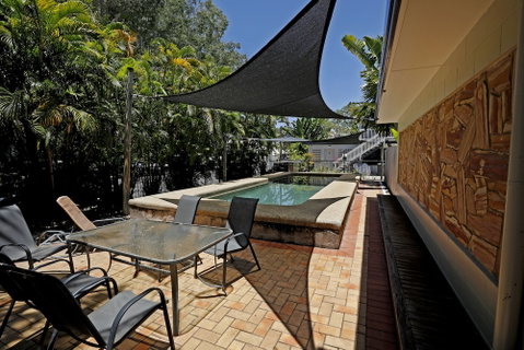 Rare Modern Unit W Private Fenced Garden Close To The Beach PC4 - Holiday Byron Bay 2