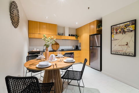 Auguste 2 BDR Melbourne Apartment - Holiday Byron Bay 4