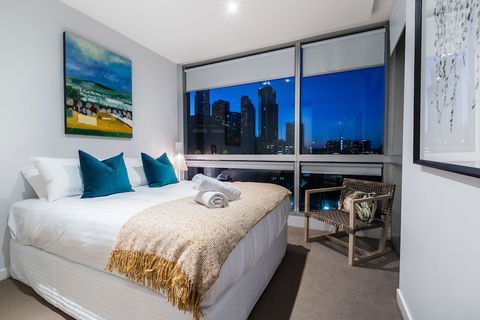Auguste 2 BDR Melbourne Apartment - Holiday Byron Bay 6