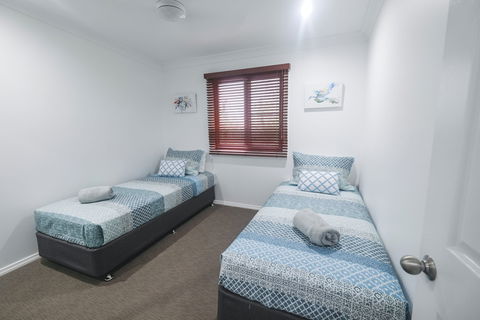 Absolute Airlie Airlie Beach - Holiday Byron Bay 3