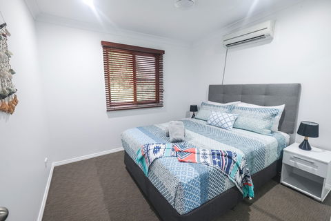Absolute Airlie Airlie Beach - Holiday Byron Bay 6