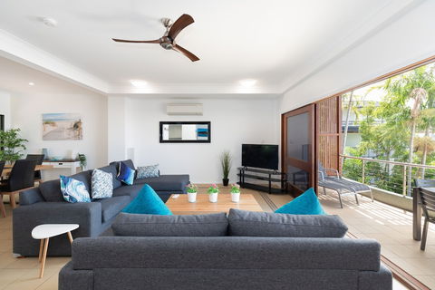 Absolute Airlie Airlie Beach - Holiday Byron Bay 0