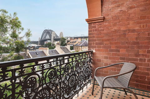 Stunning Sydney Home 3 - Holiday Byron Bay 0