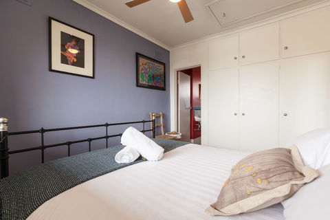 ELEANOR, 1BDR Fitzroy North Apartment - Holiday Byron Bay 0