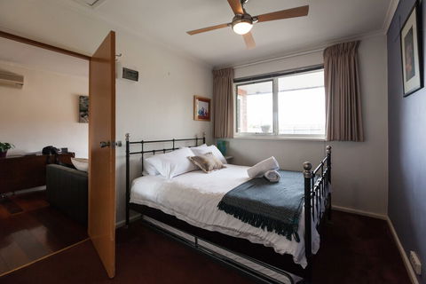 ELEANOR, 1BDR Fitzroy North Apartment - Holiday Byron Bay 6