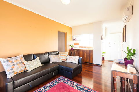ELEANOR, 1BDR Fitzroy North Apartment - Holiday Byron Bay 2