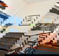 The Apartment Service MAN93 - Holiday Byron Bay