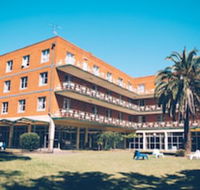 Greenwich Village Accommodation Hostel - Holiday Byron Bay