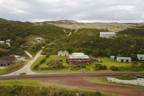 Cape Bridgewater Sea View Lodge - Holiday Byron Bay 1
