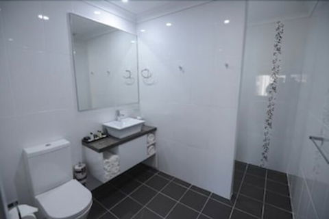 Aastro Dish Motor Inn - Holiday Byron Bay 3