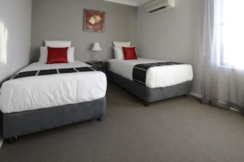 Aastro Dish Motor Inn - Holiday Byron Bay 5