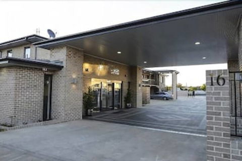 Aastro Dish Motor Inn - Holiday Byron Bay 1