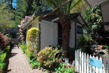 Annie Roe's Luxury Bed & Breakfast - Holiday Byron Bay 0