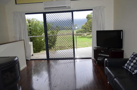Halls Gap Escape - Holiday Byron Bay 1