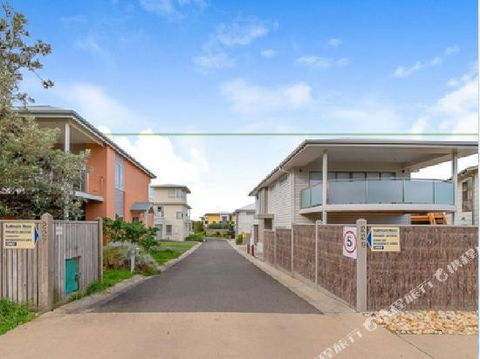 Fabulous Townhouse At The Famous Smiths Beach - Holiday Byron Bay 4