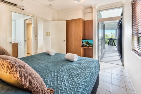 Oasis 1 Hamilton Island 2 Bedroom Apartment In Central Location With Golf Buggy - Holiday Byron Bay 2
