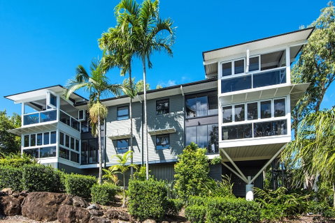 Oasis 1 Hamilton Island 2 Bedroom Apartment In Central Location With Golf Buggy - Holiday Byron Bay 0