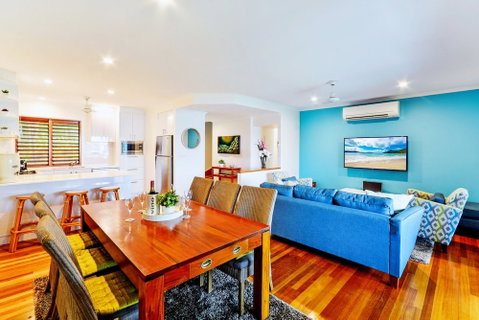 1 Heliconia Ocean View 3 Bedroom House Near Marina With Golf Buggy - Holiday Byron Bay 2